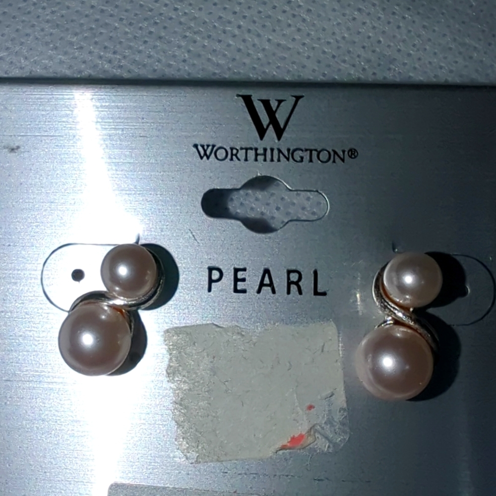 Earrings - Picture 2 of 3